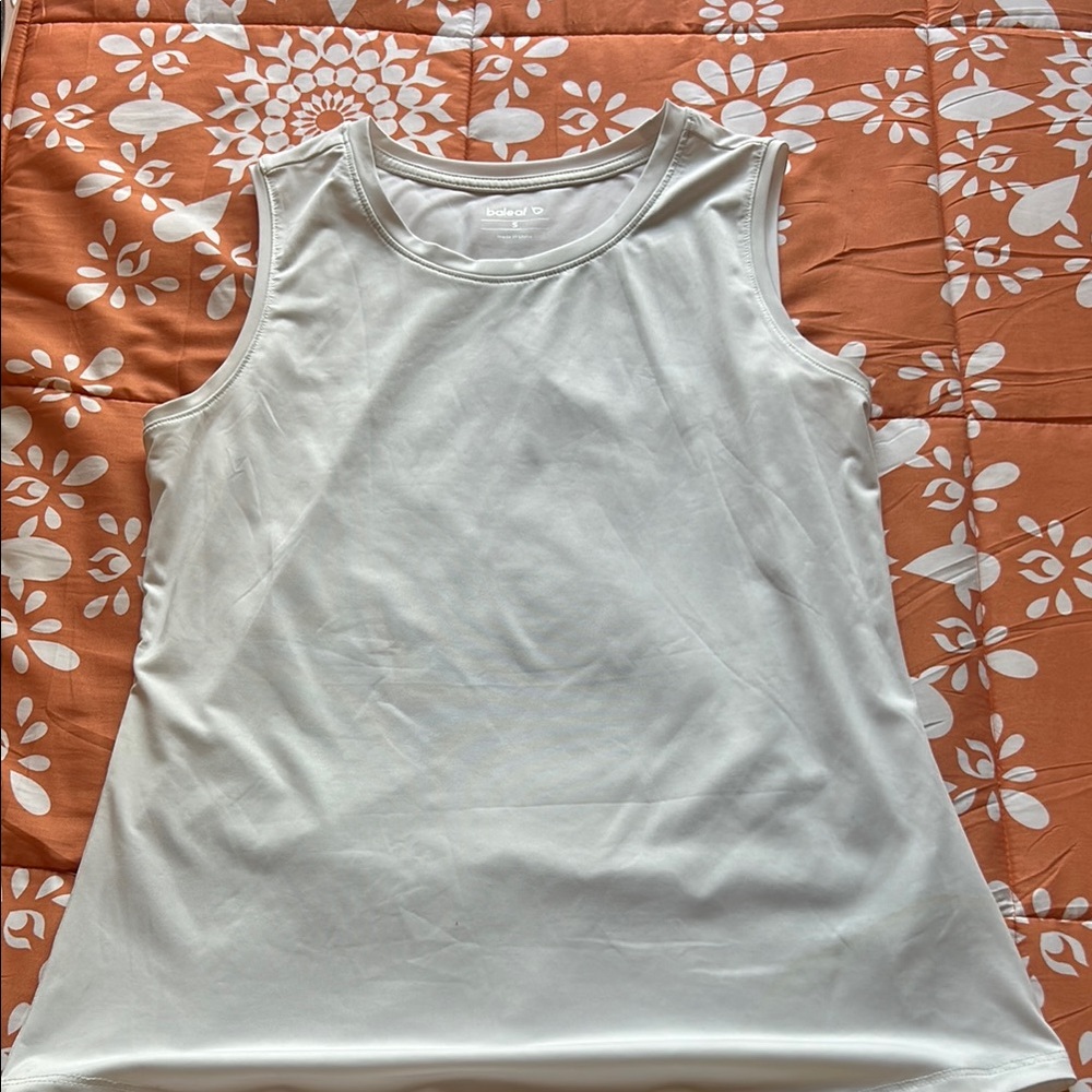Women's White Sleeveless Top